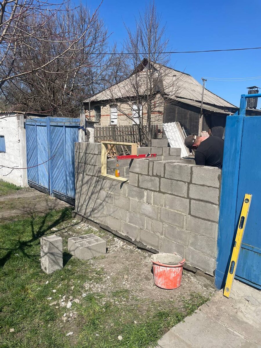 Построили сарай для угля (углярню) в Макеевке ДНР