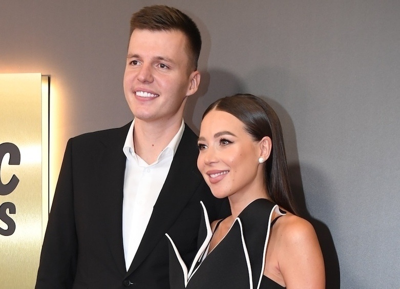     Артем и Валерия Чекалины