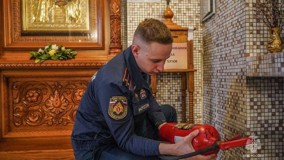 Волгоградские пожарные обеспечивают безопасность на время праздника Пасхи