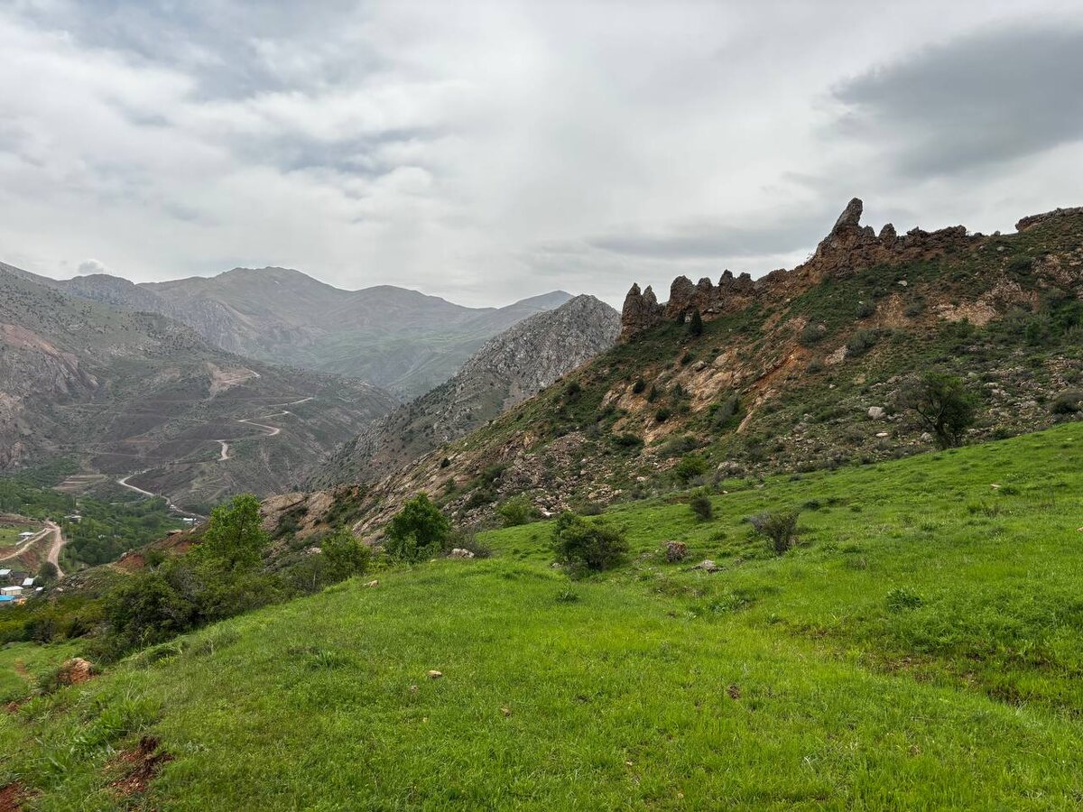 Прекрасный Аламут. Разул измерял мою подготовку прогулкой по горам