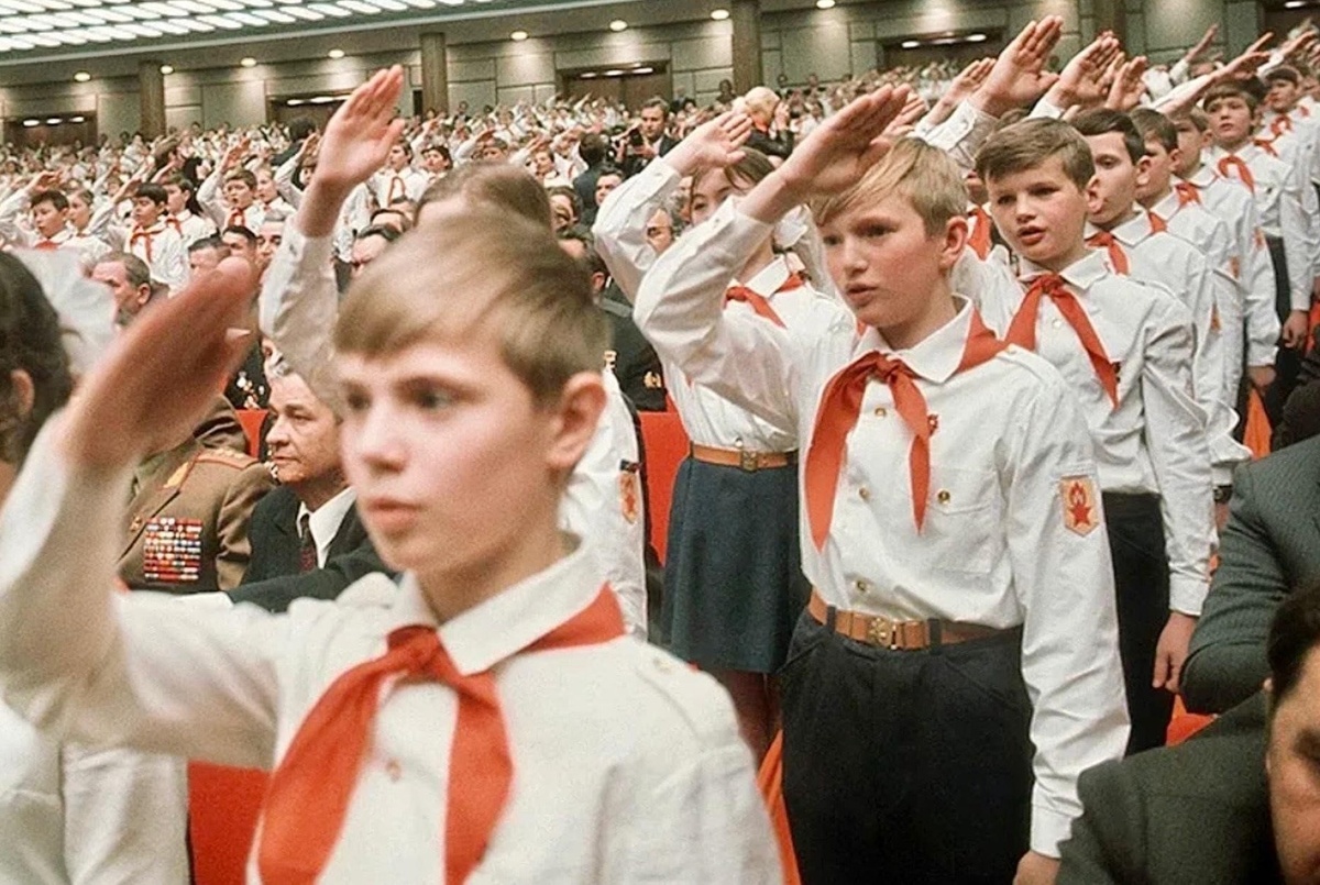 Совместимо ли это с капитализмом?: В  Госдуме предложили вернуть октябрят, пионеров и комсомольцев