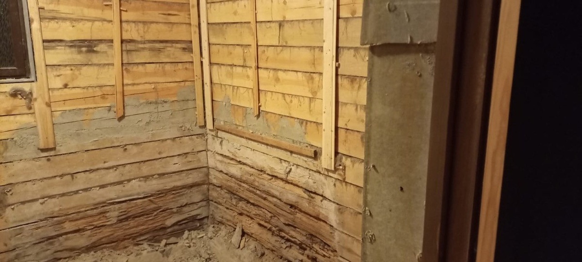 Разрушенные влагой венцы