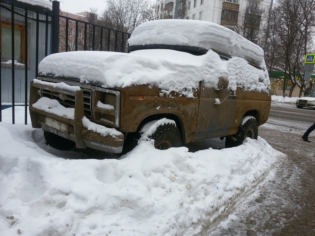 Photo by the author. Third-generation Ford Bronco (1980-1986) Moscow area 2019 circa