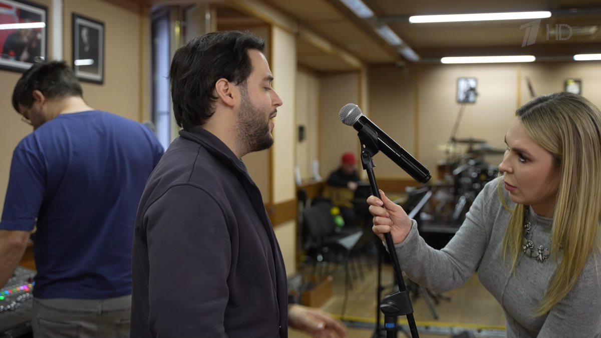 Пелагея накануне репетирует с Валерием Макаровым из Самары