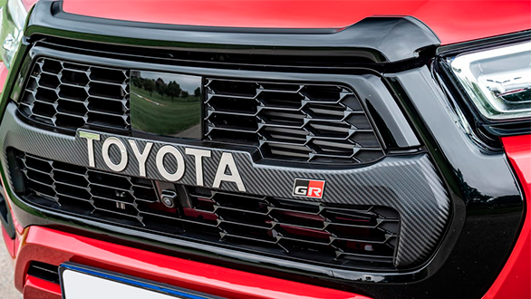 Настоящий "праворукий" рамный джип от Тойота за 4,5 млн это реальность