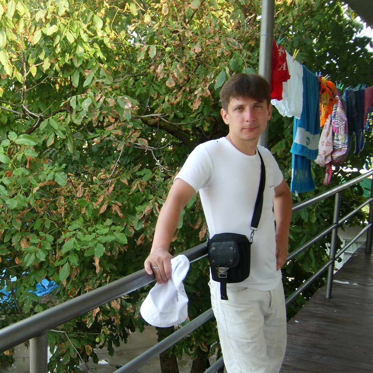 Редкий кадр, где я в те самые годы с обручальным кольцом. :) 