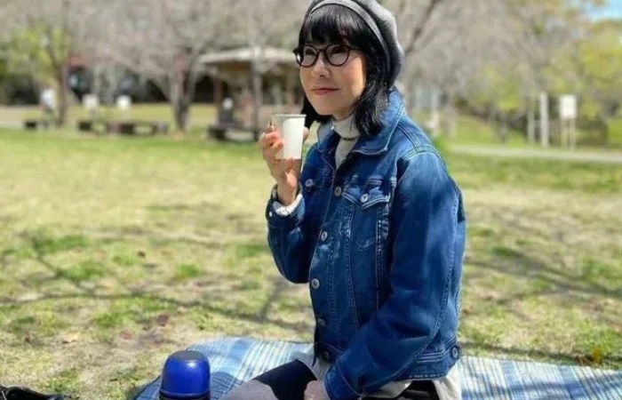    Аки решилась на признание накануне свадьбы, когда ей было 65 лет.