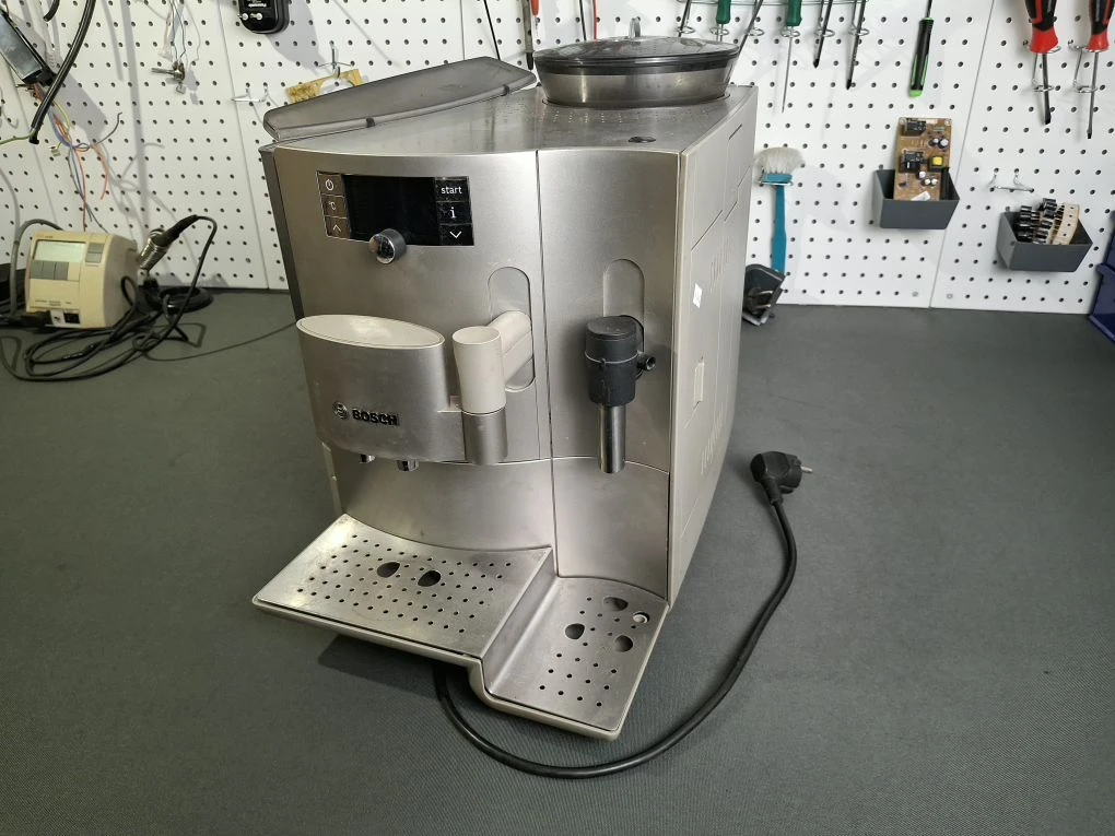  Кофемашина Bosch TES70321RW