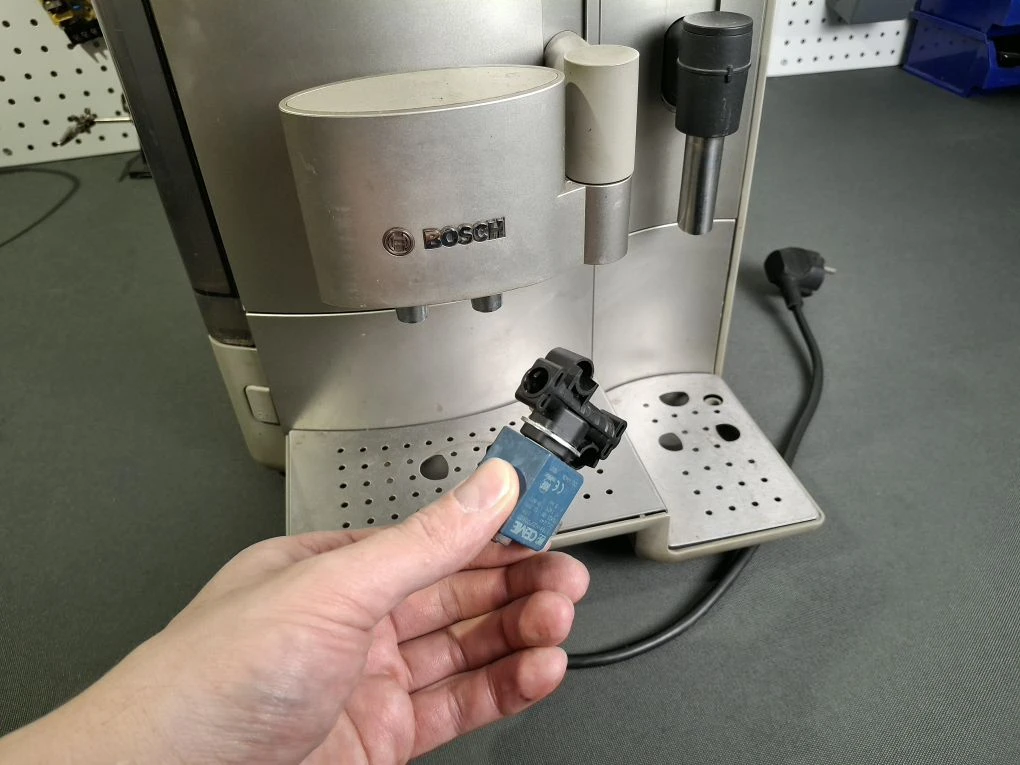 Мультиклапан кофемашины Bosch TES70321RW