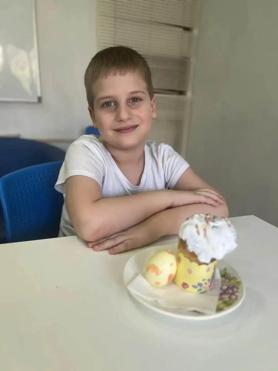 Илюша всех поздравляет