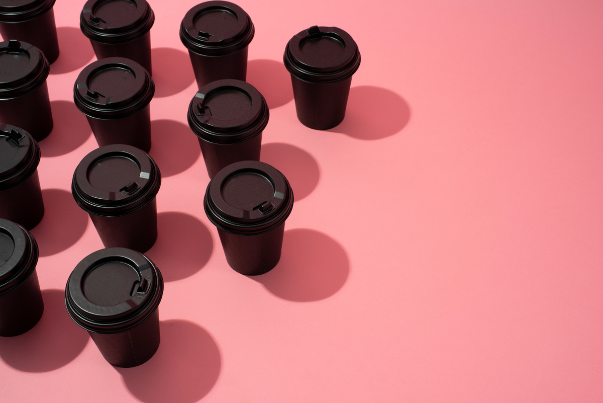 https://ru.freepik.com/free-photo/top-view-plastic-cup-ready-recycle_27609476.htm#fromView=search&page=1&position=8&uuid=42ee89f8-6795-4986-8952-1d60d3df4415&query=%D1%87%D0%B5%D1%80%D0%BD%D0%B0%D1%8F+%D0%BF%D0%BB%D0%B0%D1%81%D1%82%D0%B8%D0%BA%D0%BE%D0%B2%D0%B0%D1%8F+%D0%BF%D0%BE%D1%81%D1%83%D0%B4%D0%B0
