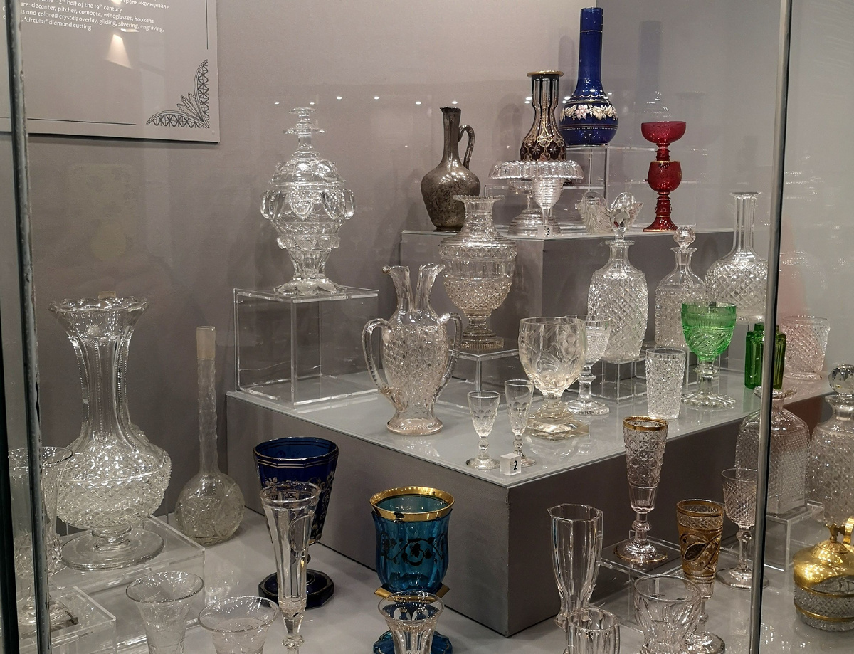 Графины и вазы царских времен, чаши для кальянов - на экспорт для азиатских стран