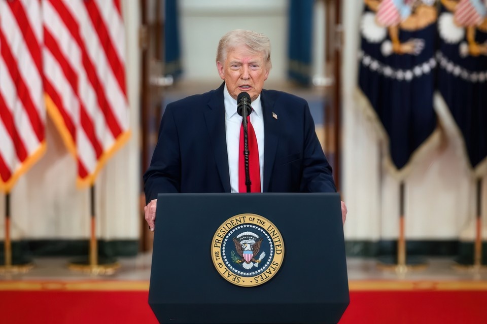    Трамп считает, что Иран "довольно скоро" разрешит судоходство в Ормузском проливе. Фото: Daniel Torok/White House/Keystone Press Agency/Global Look Press