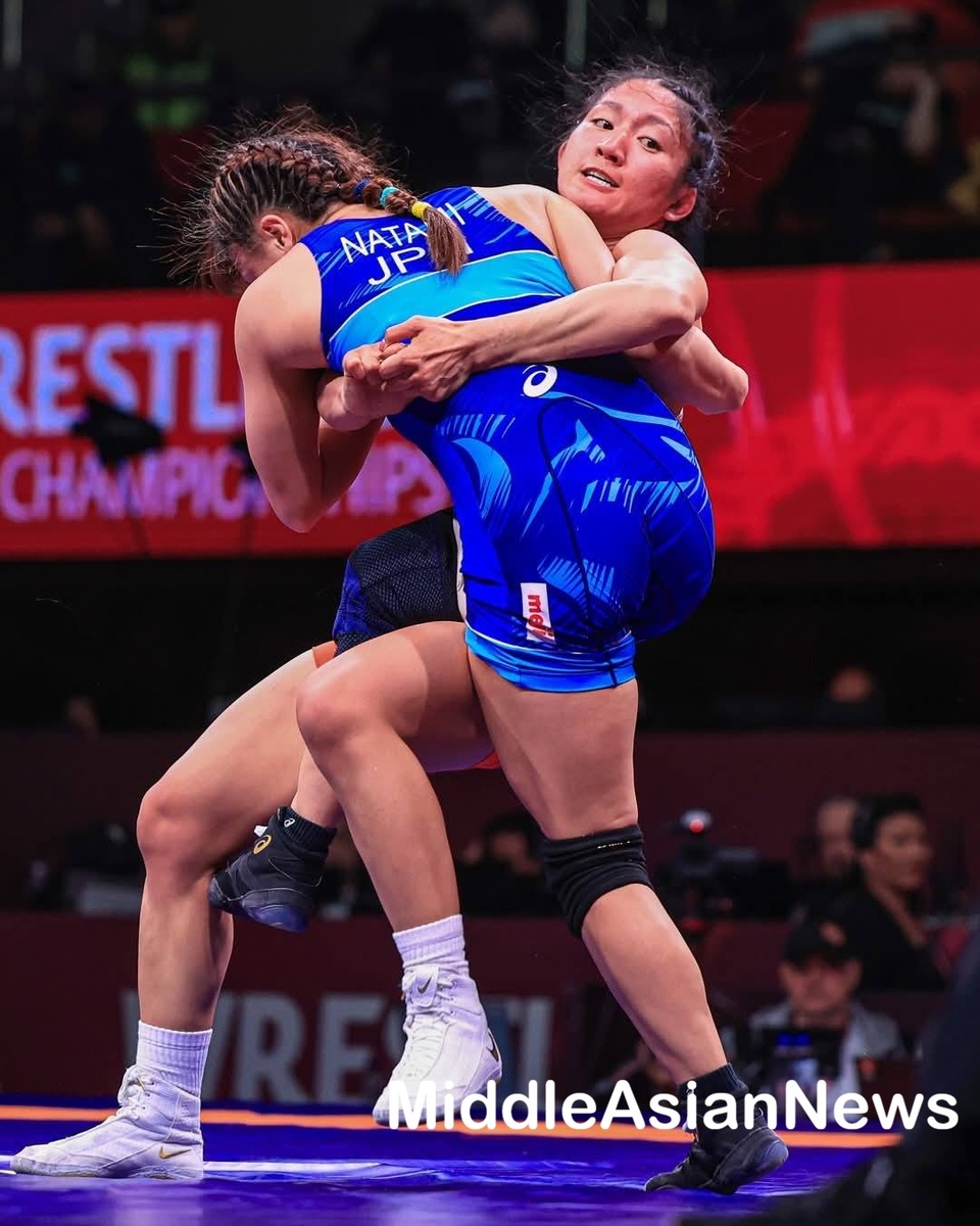 Хулан Батхуяг и Сара Натами