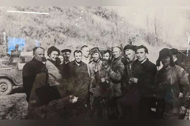    Гагарин на рыбалке в Сакмарском районе Оренбургской области. 12 октября 1962 года. Фото: Объединенный государственный архив Оренбургской области