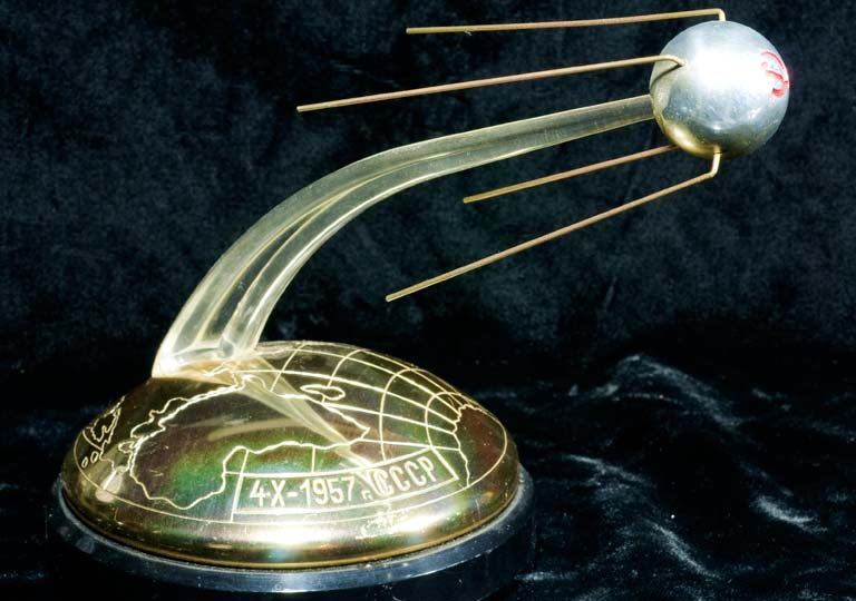 Вместо меня полетел Гагарин! Первому полёту!