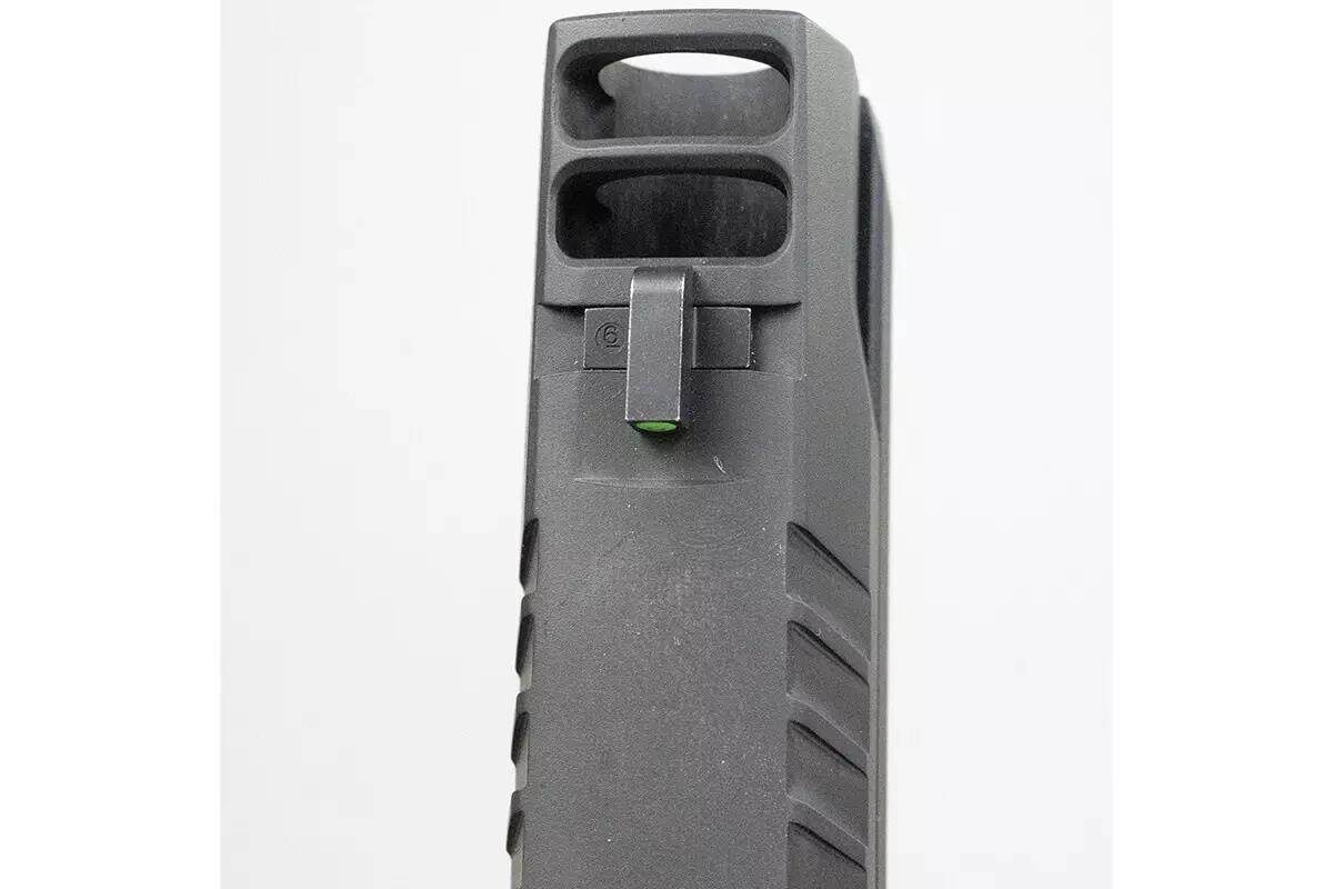 Двойные расширительные камеры направляют газы вверх, сокращая траекторию пули. Это повышает точность и скорость стрельбы, соответствующую уровню мастерства.