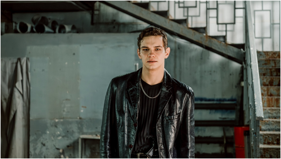 Петя/Слава Копейкин – Старший сын Флоры