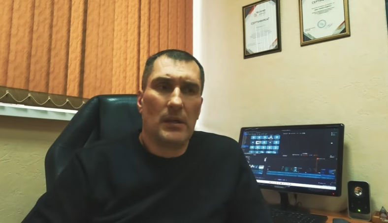На 2 минуте начал про несоответствие команды и про неорганизованность в самом начале покатушек, но он должен был получить этот не приятный опыт для себя лично и своих будущих походов.. И выводы он для себя сделал. И он это повторит. Но, сдругим составом и своей организацией. И это видео он выкладывает в назидание последователям, которые захотят решиться на подобную авантюру.