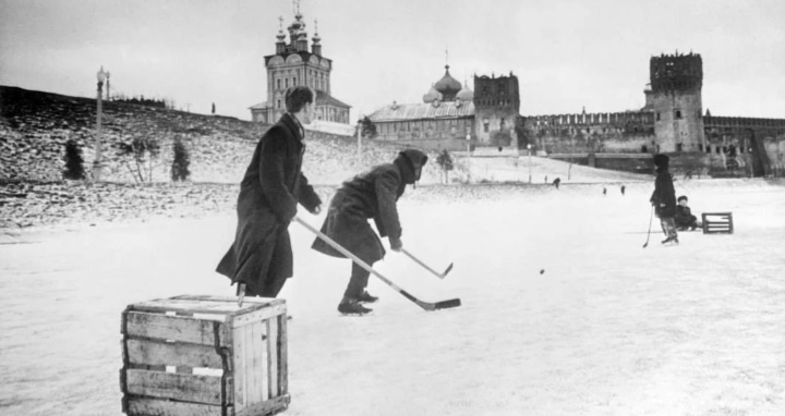 Хоккей с шайбой (скрин из Яндекса).