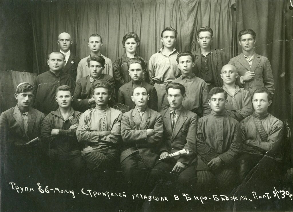 Каринка взята из открытых источников интернета.