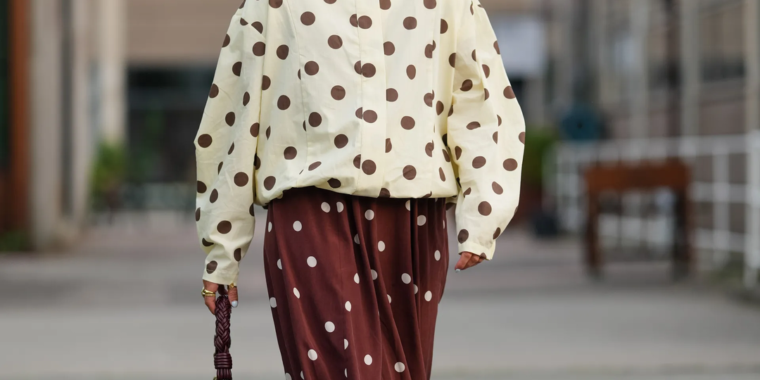 Куртки в горошек: 3 обязательных предмета весны 2026 года (и как их сочетать)