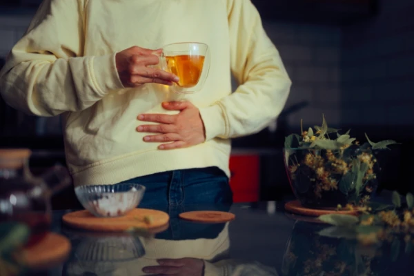 Почему чай сразу после еды «нельзя»: кто придумал это правило и почему о нём до сих пор спорят