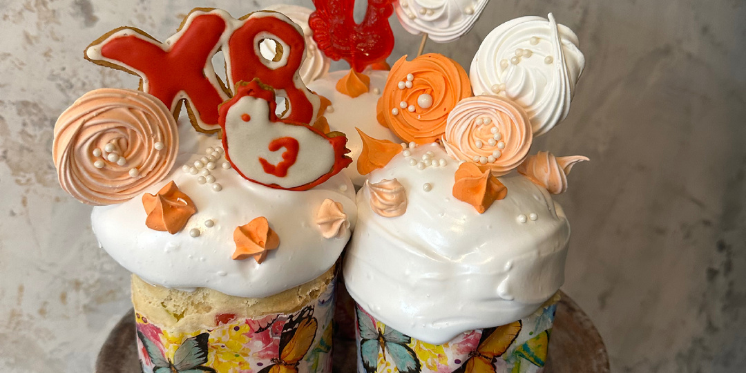 Пасхальный кулич на молоке, влажный и ароматный.