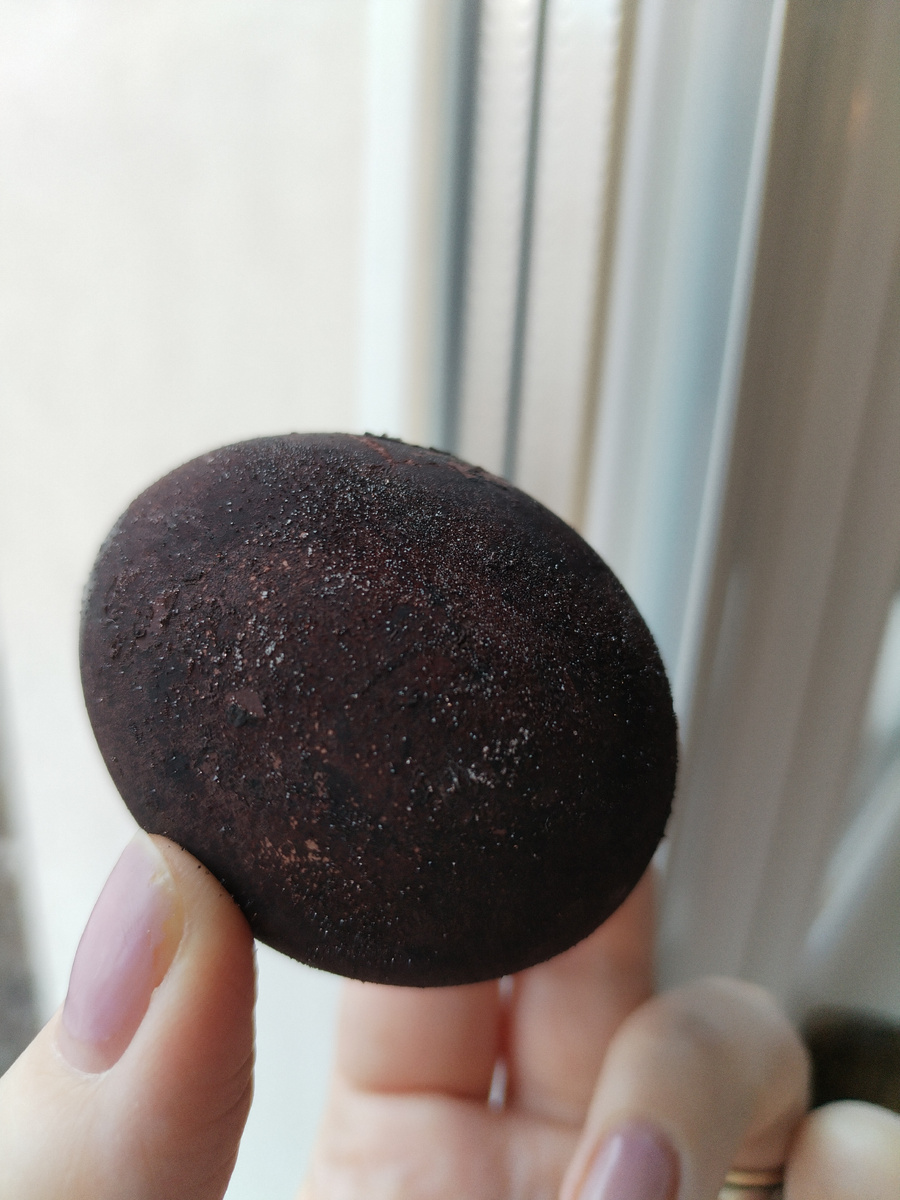 Вот такое космическое яйцо           Результат на фото. Яйцо получается шершавым и очень космическим. 