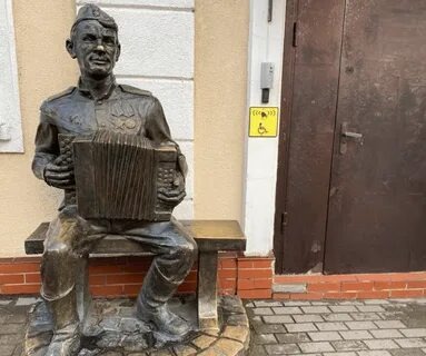 Скульптура Василия Тёркина в Гвардейске