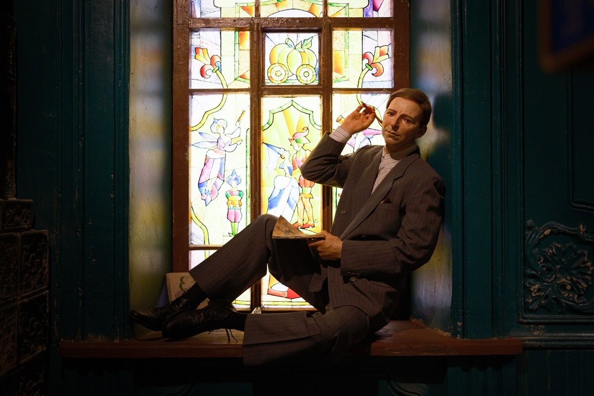 Фигура Е.Л. Шварца. Инсталляция “Авторский стиль”
