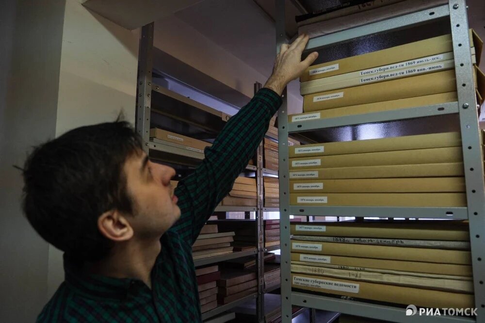    Заведующий отделом рукописей и книжных памятников НБ ТГУ Кирилл Конев, © РИА Томск. Никита Гольцов