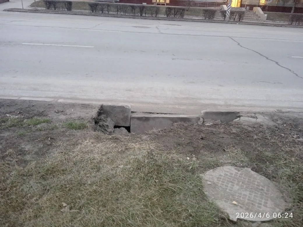 г.Омск, пр.Карла Маркса (рядом с администрацией ЛАО г.Омска  пр.К.Маркса 62) 