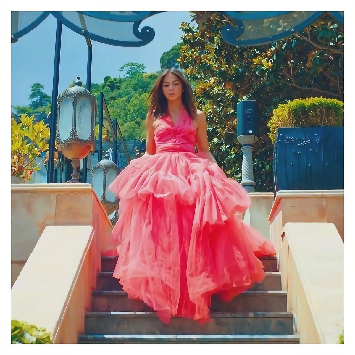 Кадр из сериала «Рання пташка» встреча Санем и Джана на мероприятии Фабио, фотоколлаж автора статьи 