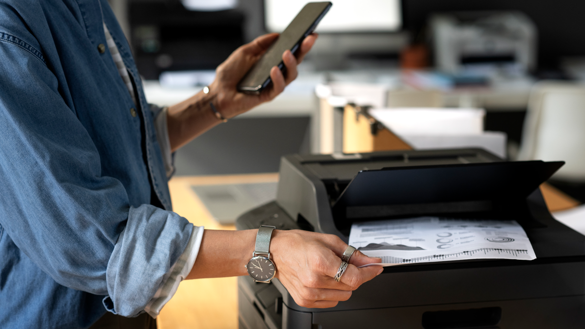 Подключение принтера HP LaserJet Professional P1102w в Debian 13