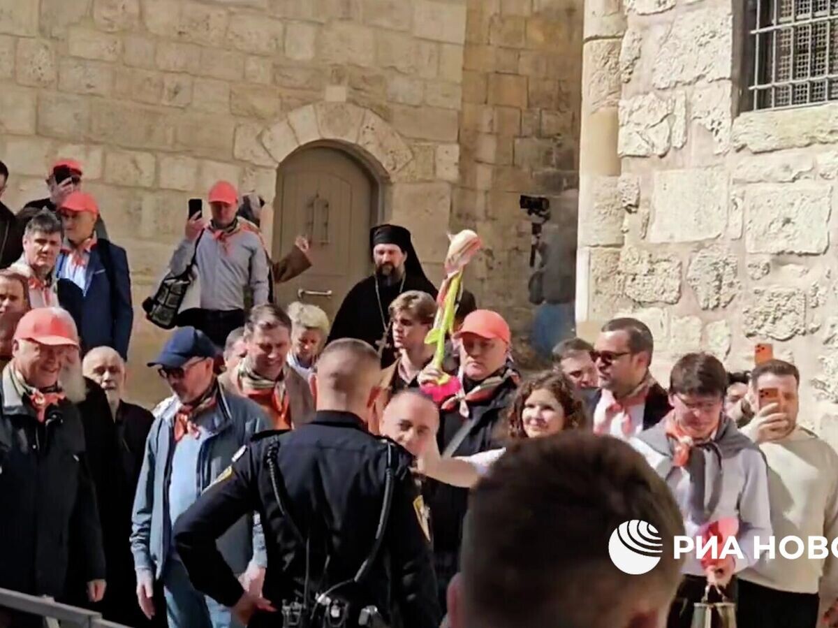    Делегация ФАП с Якуниным входит в храм Гроба Господня | © РИА Новости