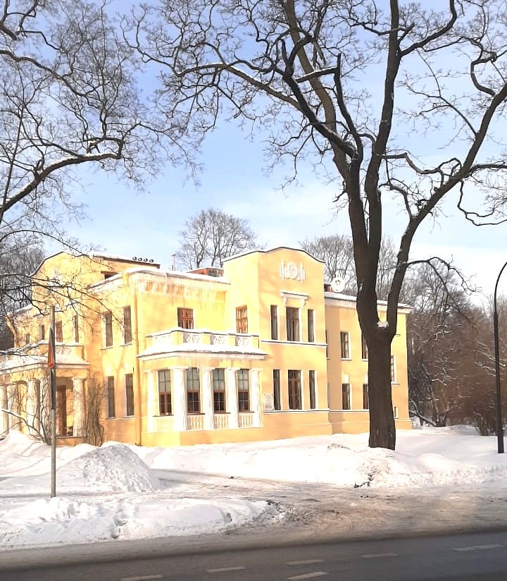 Каменный остров, дом В. М. Бехтерева. Санкт-Петербург (личное фото)