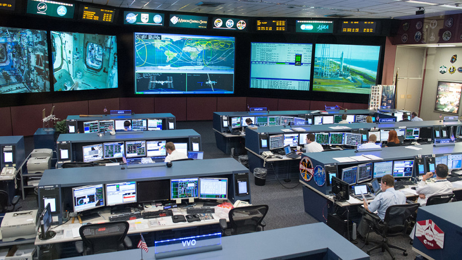 13 апреля — авария на корабле «Аполлон-13»