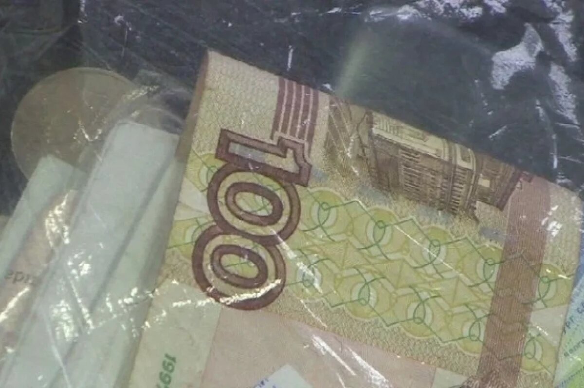    В Бежецке женщина украла у приютившей её подруги золота на ₽300 тысяч