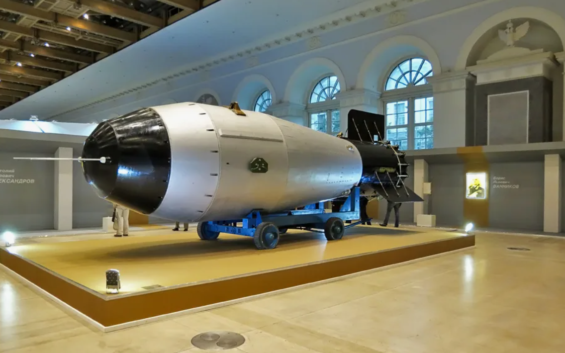 Макет «Царь-бомбы» в музее ВНИИЭФ