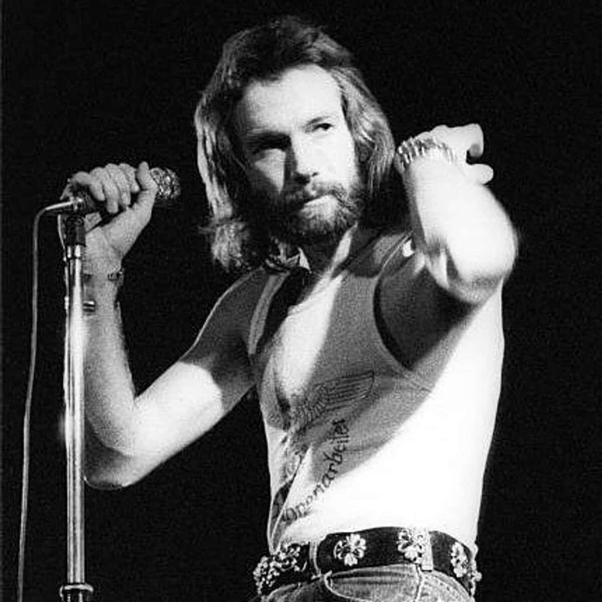 Дейв Уокер (полное имя — David Walker) — британский певец и композитор