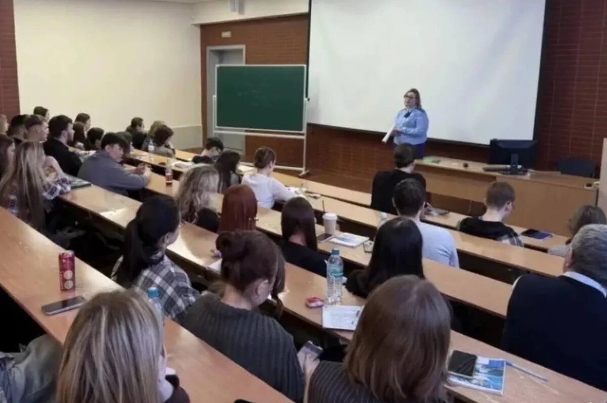    Прокуратура провела правовой урок для студентов НГУЭУ