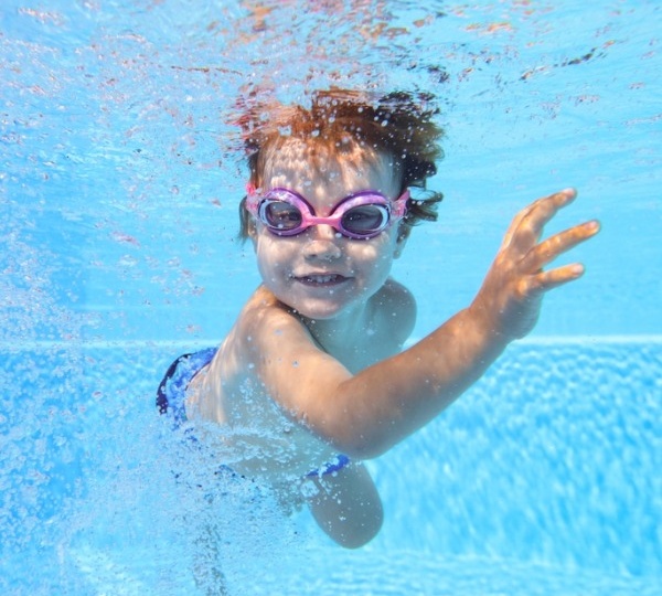 Микробов бояться – в бассейн не ходить: о каких «сюрпризах» нужно знать заранее, чтобы сохранить здоровье