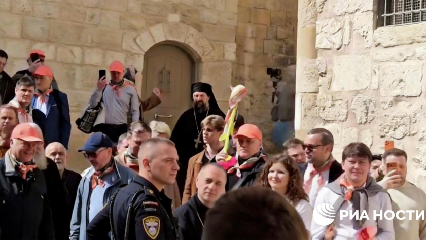    Делегация ФАП с Якуниным входит в храм Гроба Господня | © РИА Новости