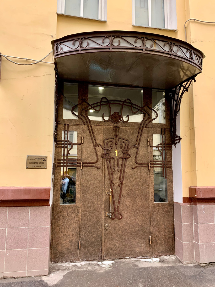 Подъезд в квартиру Гурченко ( номер 1) 