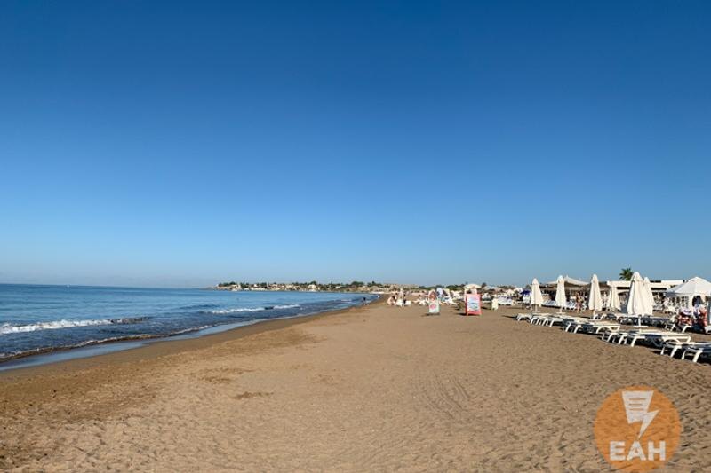    ЕАН. Пляж у моря