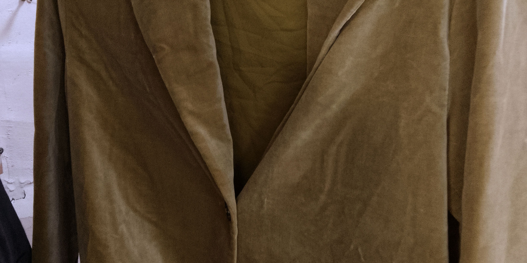 Новый завоз, новый завоз! Ты подарки нам принёс?