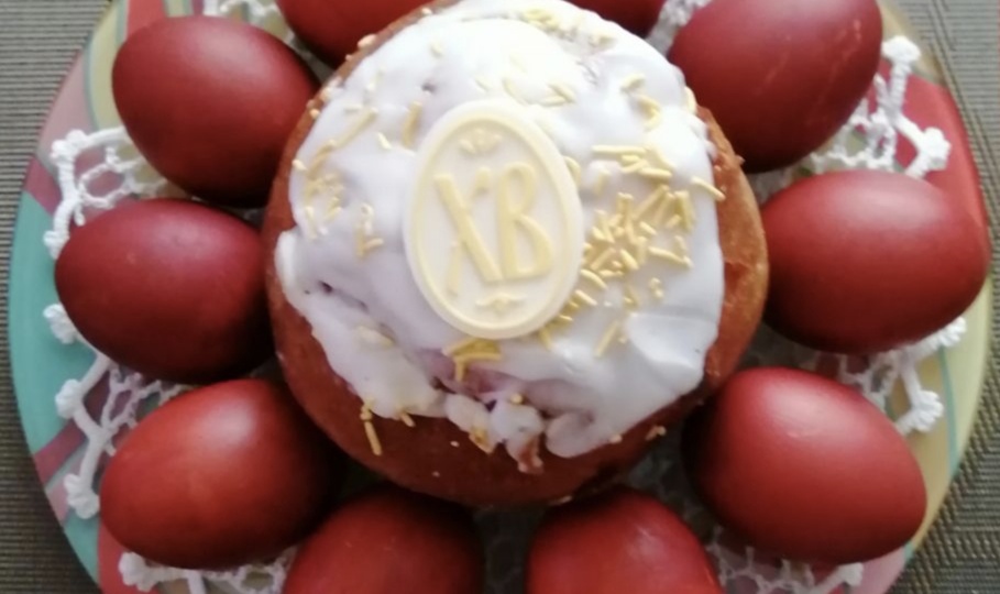 Красные яйца на Пасху: как красит моя мама и почему именно красный цвет является символичным 🥚❤️