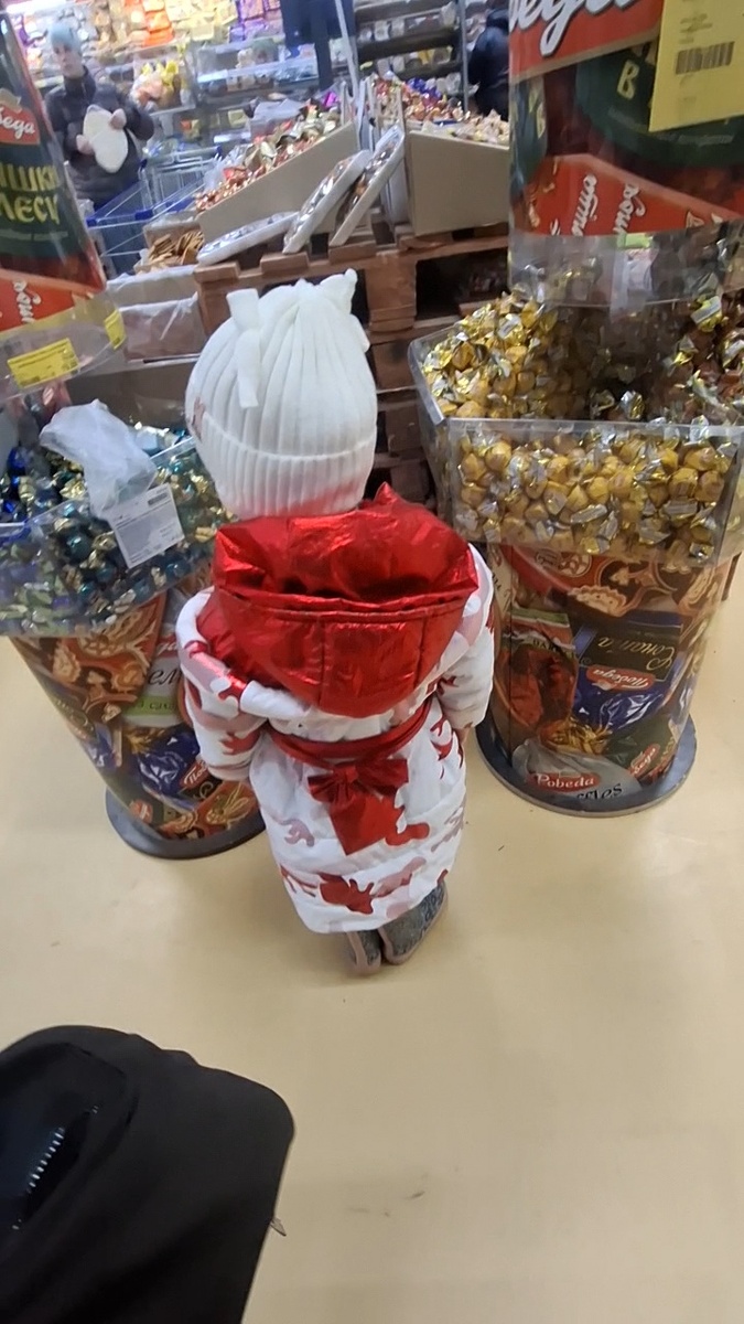 Тут мы очень хотим взять конфетку 1