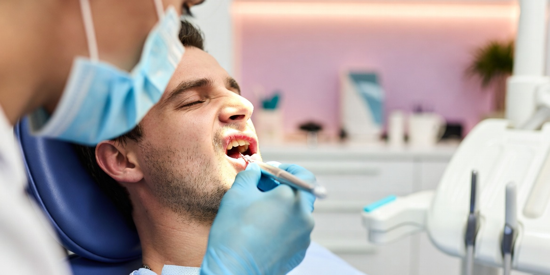 Гнойный пульпит: когда «зуб просто ноет», а на самом деле внутри уже идёт настоящая война